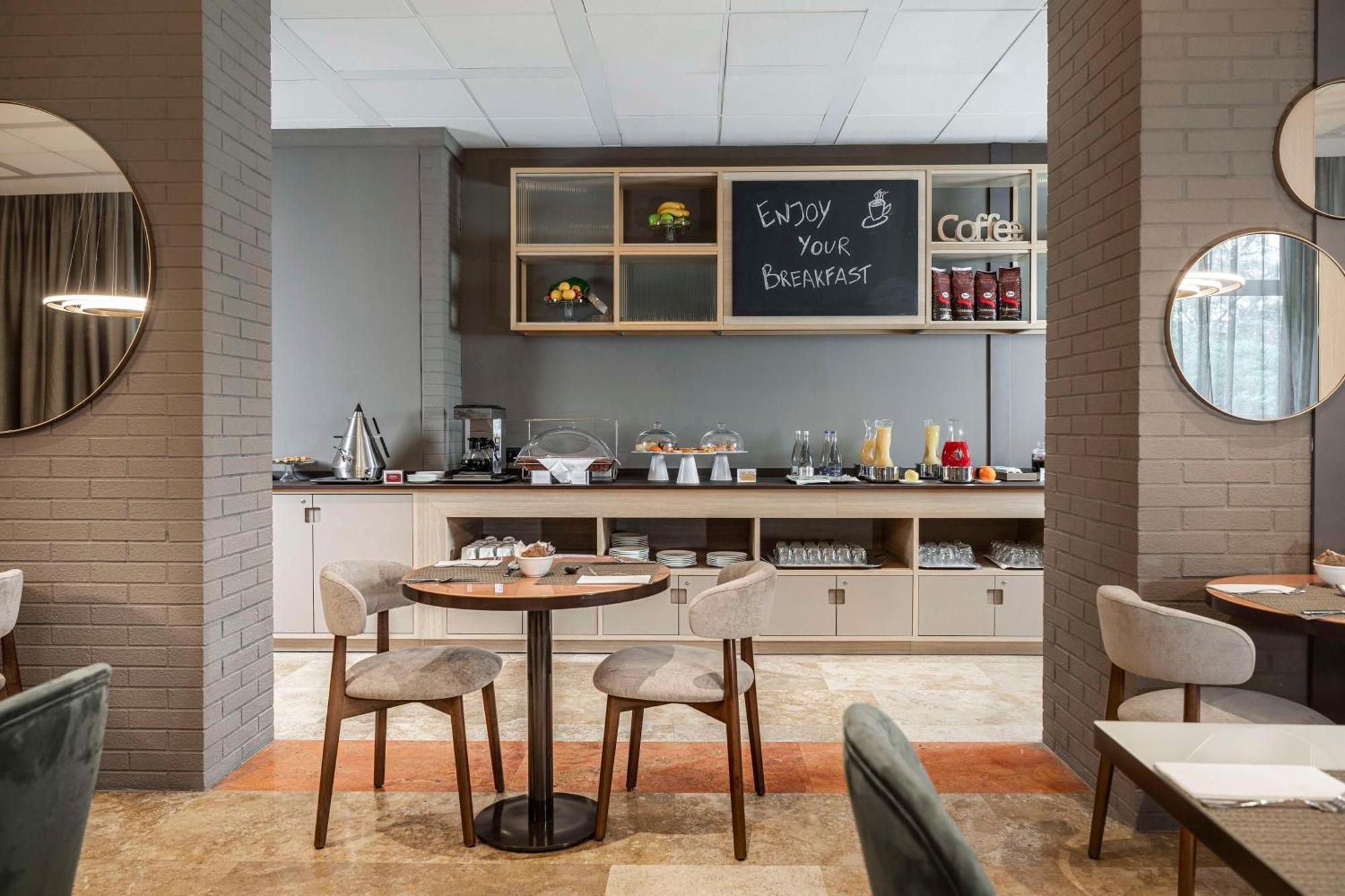 Hotel Hilton Garden Bologna North 4*